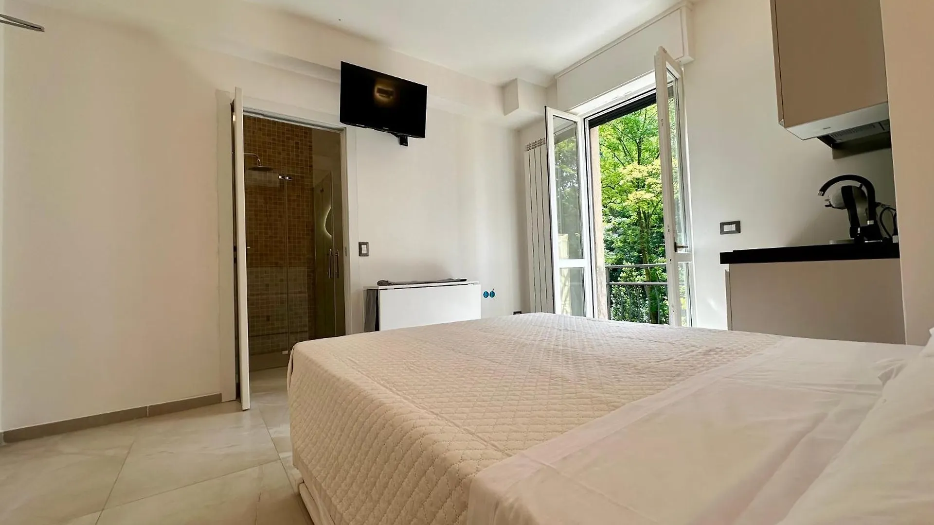 Lecco Rivers Retreat - Five Design Suites