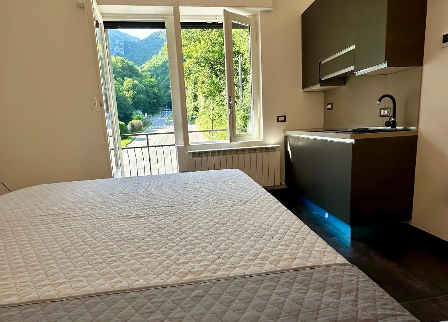 Lecco Rivers Retreat - Five Design Suites Дом отдыха