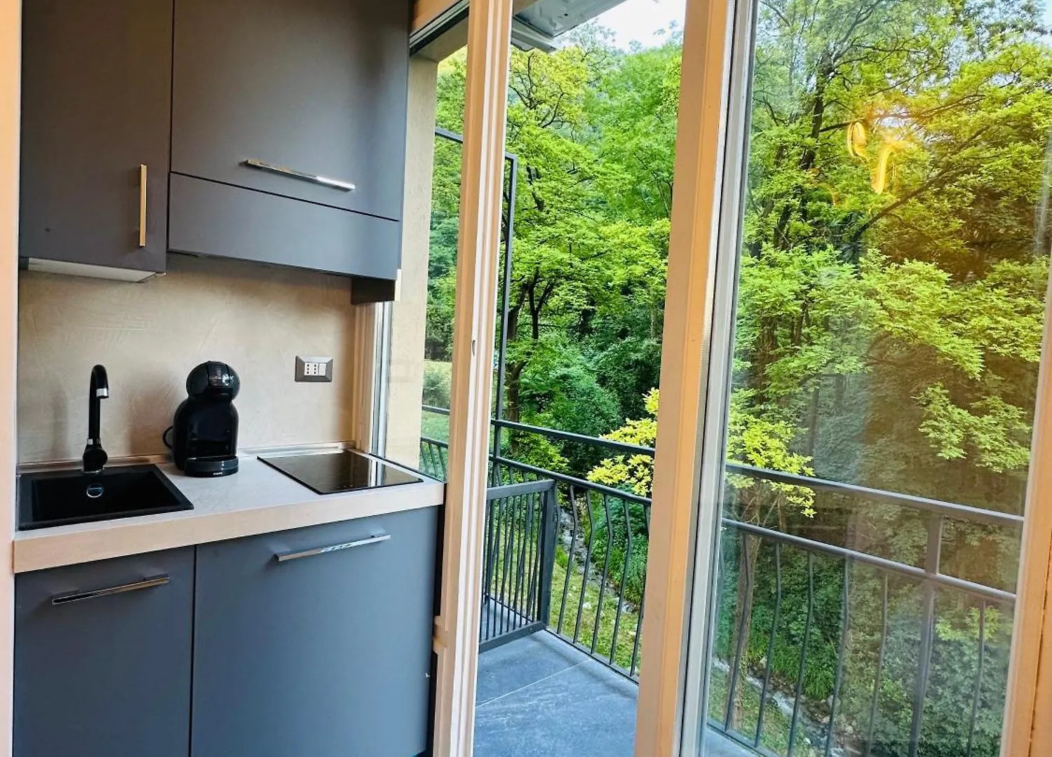 Дом отдыха Lecco Rivers Retreat - Five Design Suites